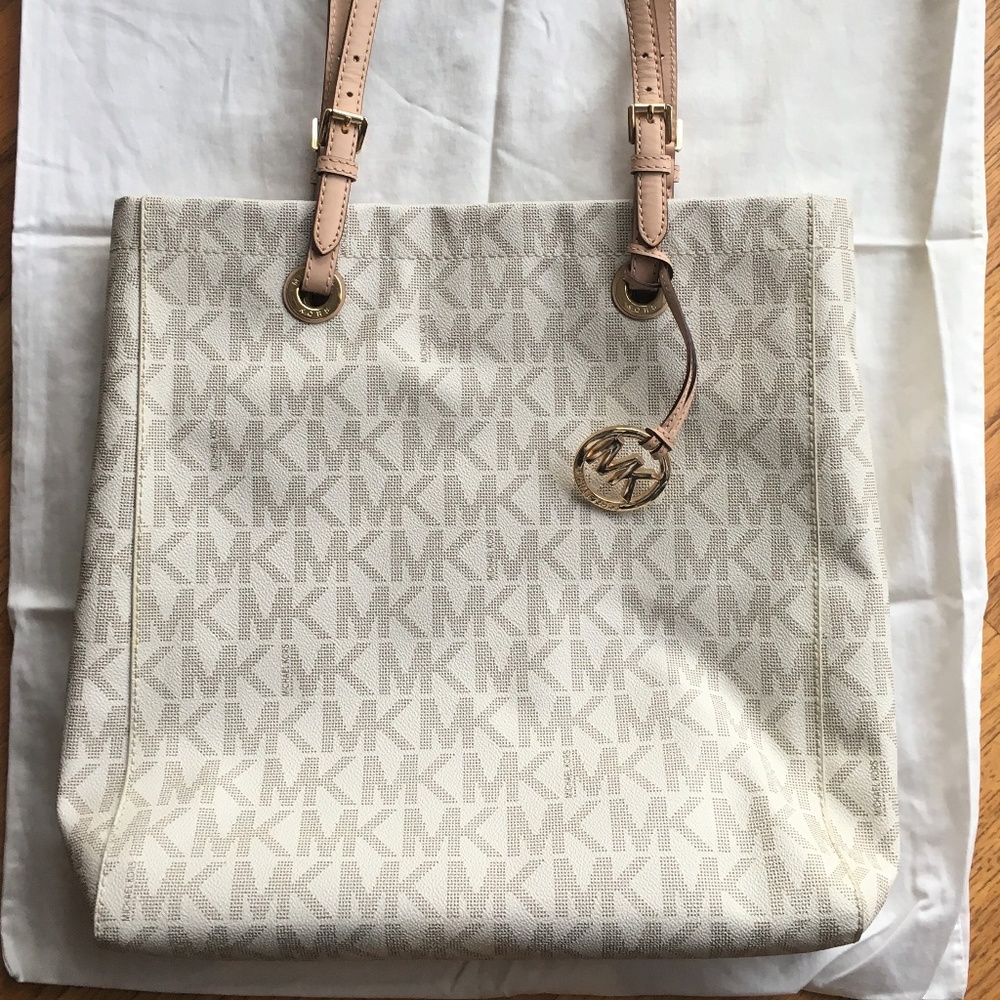Michael Kors Large Jet Set Handbag